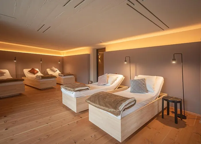 Hotel Restaurant Zur Sonne 4*